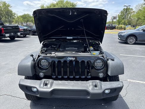 Used 2018 Jeep Wrangler Unlimited Sport S AWD/4WD image 35