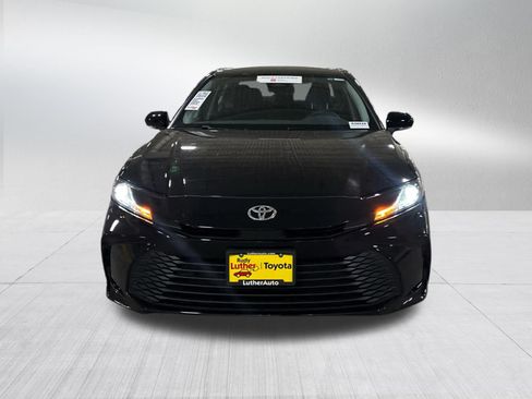 Used 2025 Toyota Camry LE AWD/4WD image 2