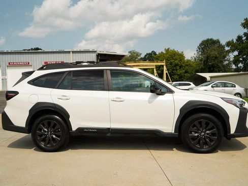Used 2025 Subaru Outback Onyx Edition AWD/4WD image 3