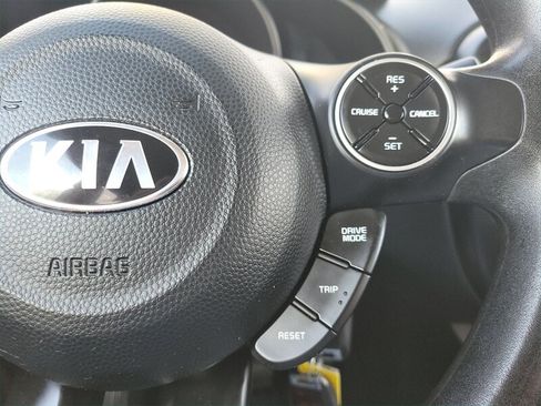 Used 2018 Kia Soul + FWD image 25