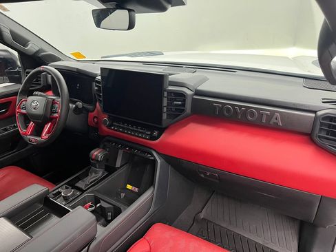 Used 2025 Toyota Tundra Limited AWD/4WD image 31