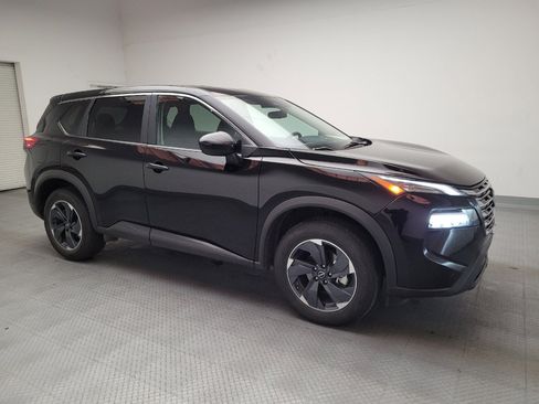 Used 2024 Nissan Rogue SV image 11