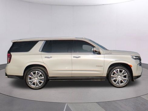 Used 2021 Chevrolet Tahoe High Country w/ Premium Package AWD/4WD image 8