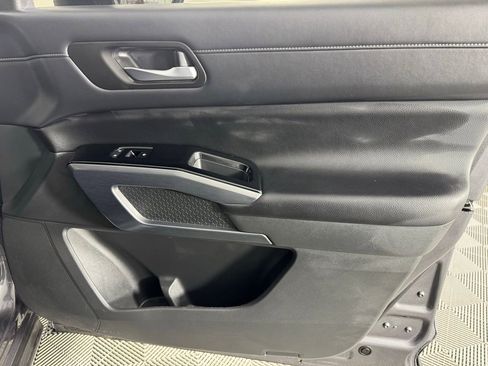 Used 2023 Nissan Pathfinder SL w/ SL Premium Package image 33