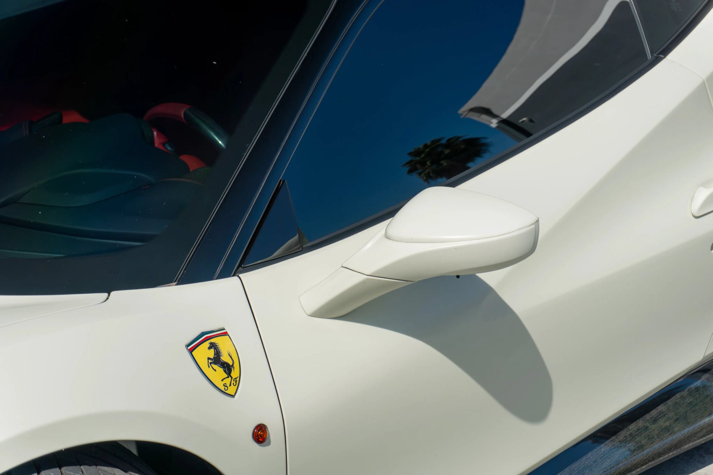 Used 2018 Ferrari 488 GTB RWD image 26
