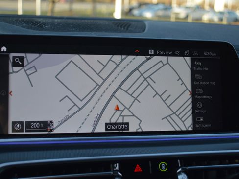 Used 2022 BMW X6 xDrive40i w/ M Sport Package image 18