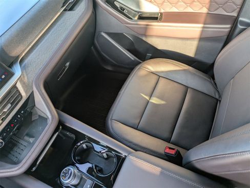 Used 2025 Ford Explorer Platinum w/ Ultimate Package image 20