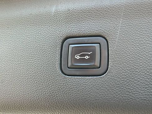 Used 2021 Buick Enclave Avenir w/ Avenir Technology Package FWD image 25
