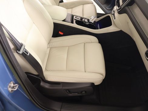 Used 2023 Volvo XC40 B5 Plus w/ Driver Assist Package AWD/4WD image 13