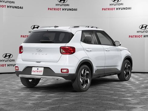 New 2026 Hyundai Venue SEL FWD image 2