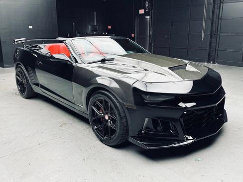 Used 2014 Chevrolet Camaro SS w/ RS Package RWD image 9