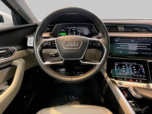 Used 2024 Audi Q8 e-tron Premium Plus w/ Premium Plus Package AWD/4WD image 5