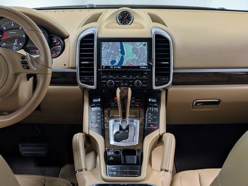 Used 2014 Porsche Cayenne Diesel AWD/4WD image 26