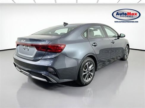 Used 2023 Kia Forte LXS image 2