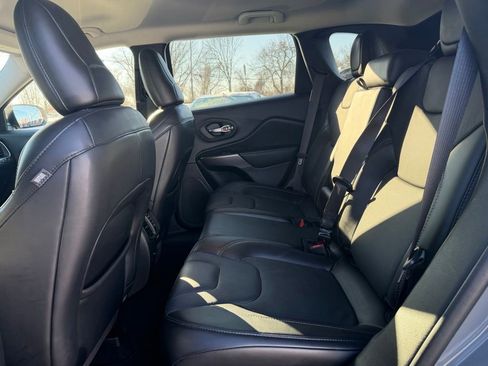 Used 2021 Jeep Cherokee Latitude Lux w/ Comfort/Convenience Group image 24