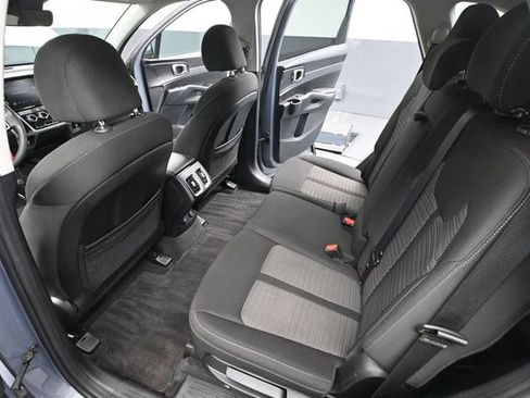 Used 2023 Kia Sorento LX AWD/4WD image 36