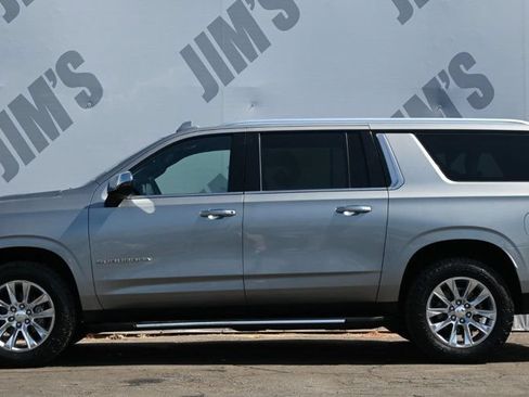 Used 2023 Chevrolet Suburban Premier RWD image 8