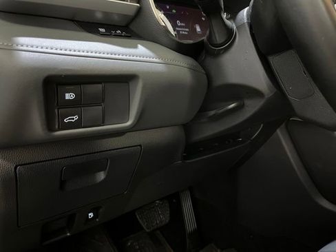 Certified 2024 Toyota Highlander XLE AWD/4WD image 18