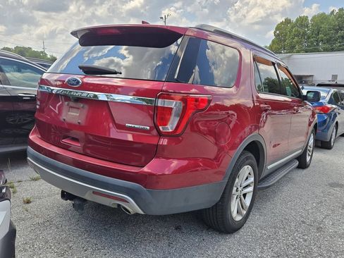 Used 2016 Ford Explorer XLT w/ Equipment Group 202A FWD image 2