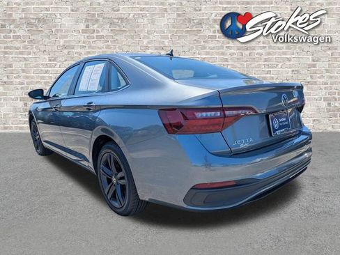 Certified 2024 Volkswagen Jetta SE w/ Panoramic Sunroof Package FWD image 6