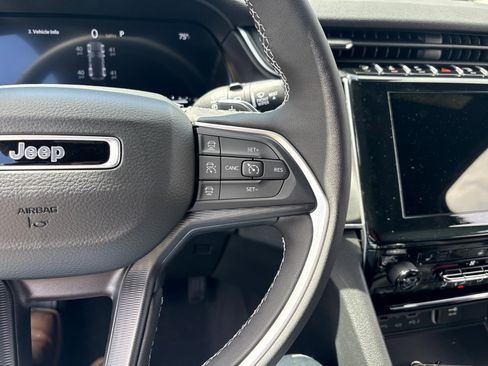 New 2025 Jeep Grand Cherokee Laredo X w/ Luxury Tech Group I image 24