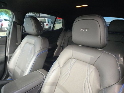 Used 2025 Buick Envista Sport Touring w/ Convenience I Package image 9