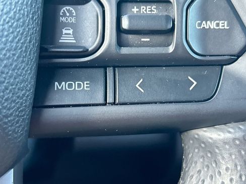 Certified 2025 Toyota 4Runner SR5 AWD/4WD image 16