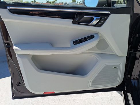 New 2026 Porsche Macan Turbo image 13