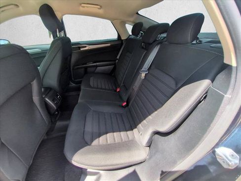 Used 2020 Ford Fusion SE AWD/4WD image 16