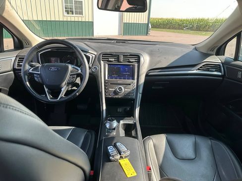 Used 2020 Ford Fusion Energi Titanium FWD image 26