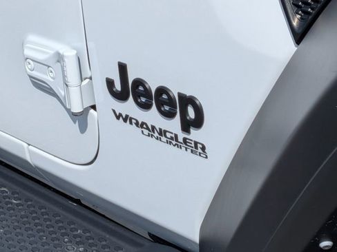 Used 2022 Jeep Wrangler Unlimited Sport AWD/4WD image 12