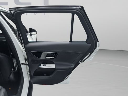 Used 2024 Mercedes-Benz GLC 300 image 26