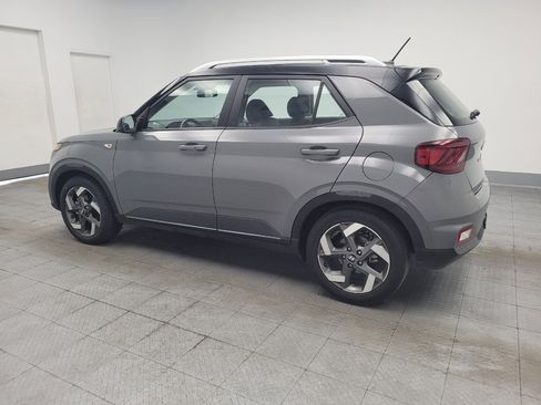 Used 2023 Hyundai Venue Limited FWD image 3