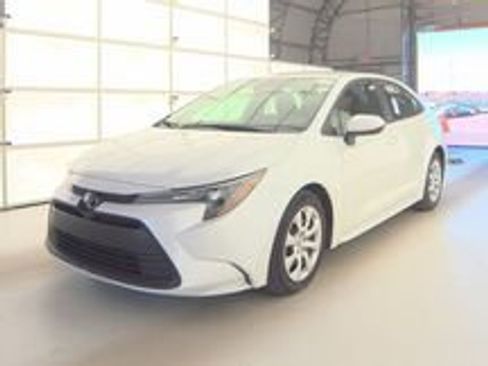 Used 2024 Toyota Corolla LE image 1