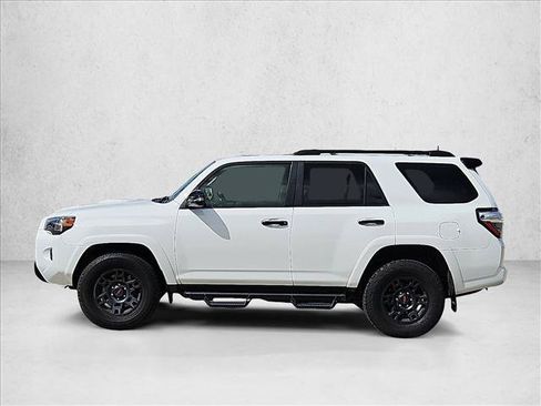Used 2021 Toyota 4Runner Venture w/ Moonroof Package AWD/4WD image 8