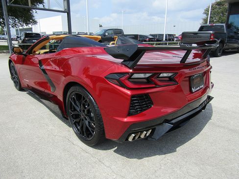 Used 2024 Chevrolet Corvette Stingray Premium Conv w/ Z51 Performance Package RWD image 7