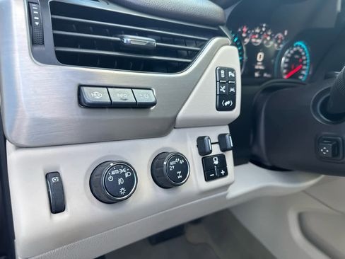 Used 2017 GMC Yukon Denali w/ Open Road Package image 22