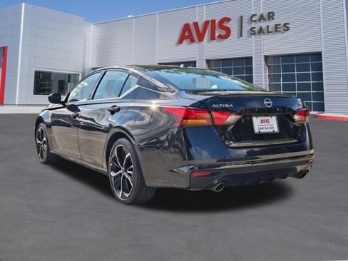 Used 2025 Nissan Altima 2.5 SR FWD image 10