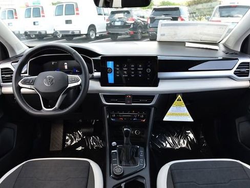 New 2026 Volkswagen Taos SE AWD/4WD image 7