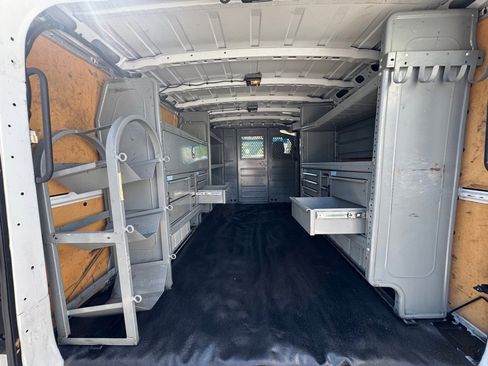 Used 2020 Nissan NV 2500 SV image 7