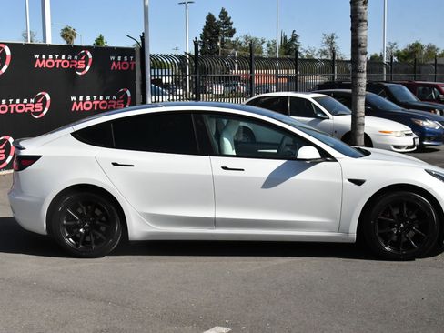 Used 2023 Tesla Model 3 Standard Range RWD image 9