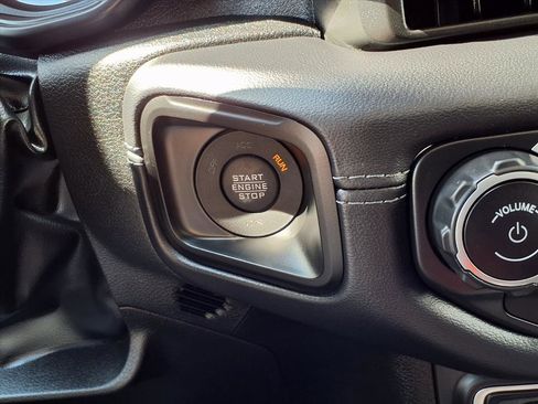 Certified 2025 Jeep Wrangler Sahara image 10