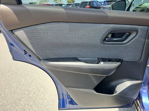 Used 2021 Nissan Rogue S FWD image 12
