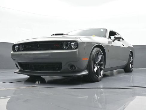 Used 2019 Dodge Challenger R/T Scat Pack w/ Shaker Package image 48