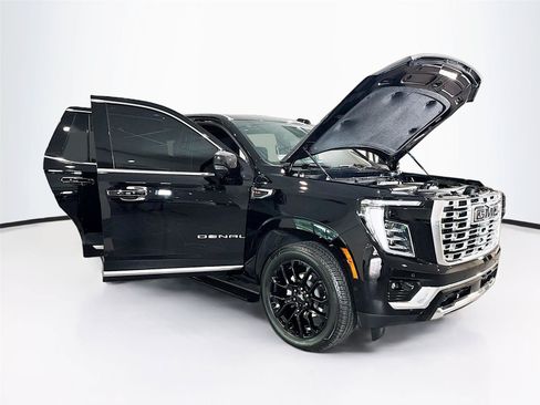 Used 2026 GMC Yukon Denali w/ Sun & Power Step Package AWD/4WD image 41