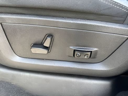 Used 2023 RAM 2500 Big Horn w/ Level 1 Equipment Group image 10