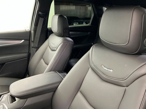 New 2026 Cadillac XT5 Luxury w/ LPO, Floor Liner Package image 17