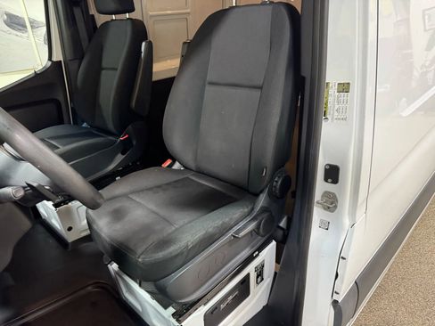 Used 2020 Mercedes-Benz Sprinter 2500 image 30