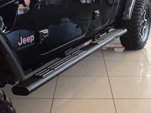 Used 2020 Jeep Gladiator Rubicon AWD/4WD image 11