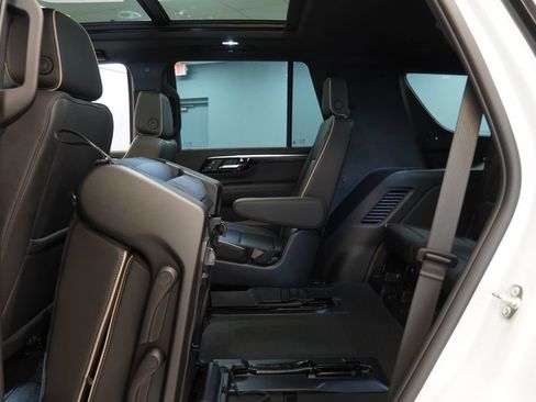 New 2025 Chevrolet Tahoe Premier w/ Sun And Tow Package AWD/4WD image 32
